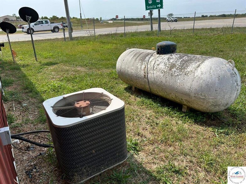 More Photos Of 14981 Centerline Ave, Cole Camp General Retail For Sale