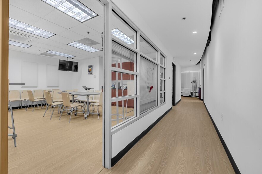 More Photos Of 459 Herndon Pky, Herndon Medical For Lease