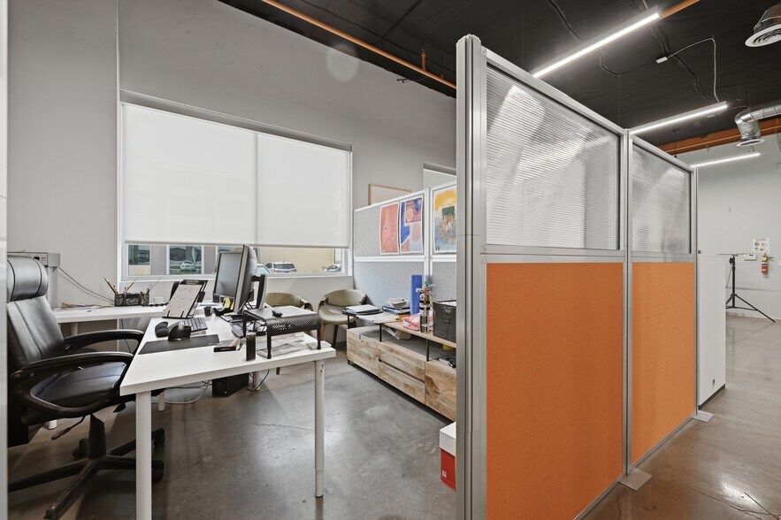 More Photos Of 8495 Redwood Creek Ln, San Diego Manufacturing For Sale