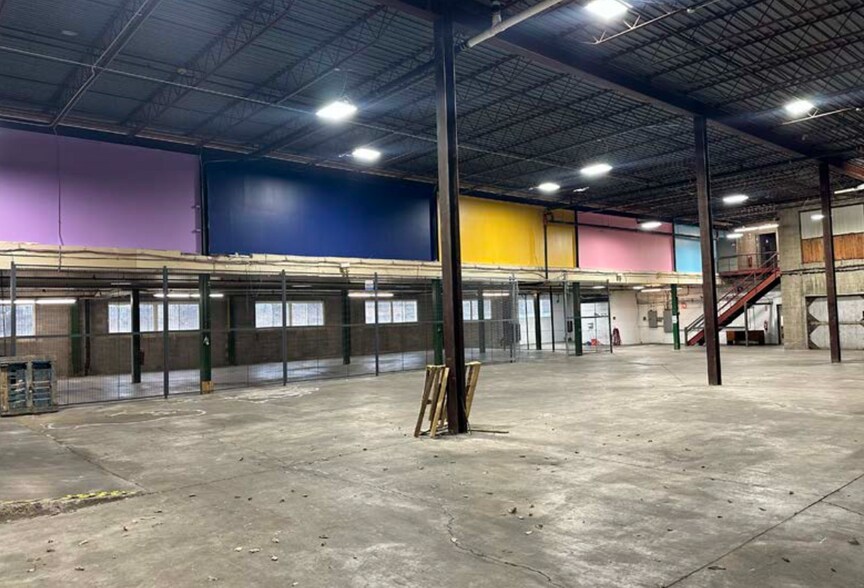 More Photos Of 2331 Terhune Aly, Cincinnati Warehouse For Lease