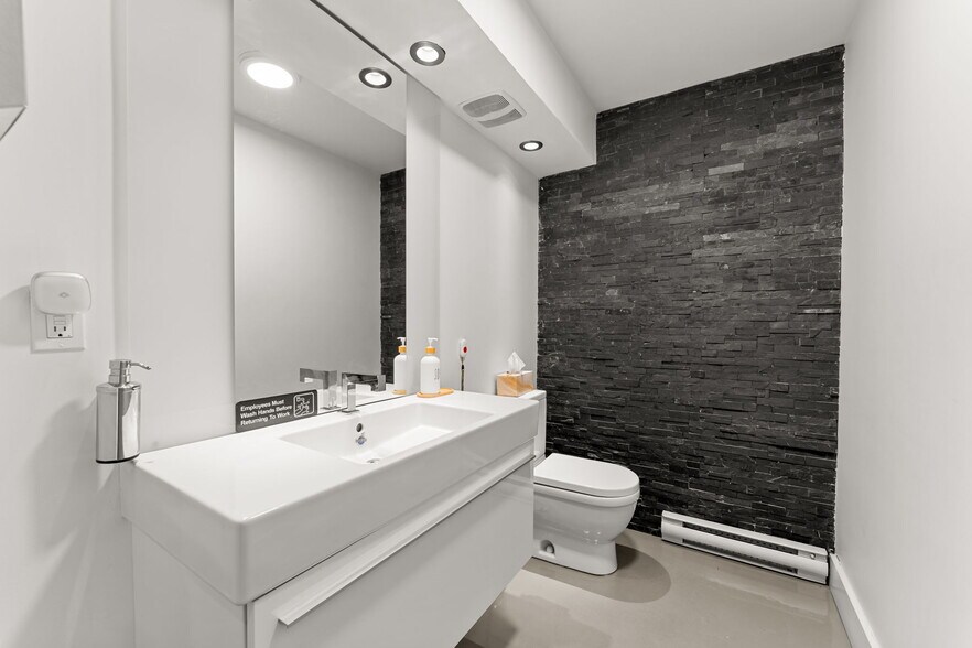 More Photos Of 21 Camden St, Toronto Office For Sale