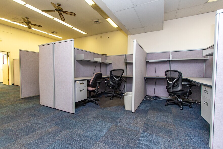 More Photos Of 971 E Broadway Ave, Atwater Office For Lease