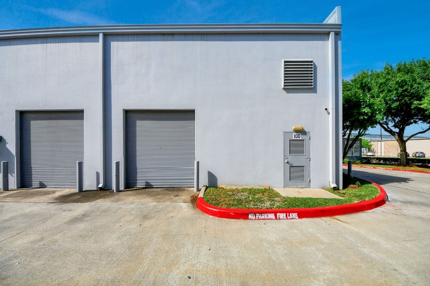 More Photos Of 13211 Stafford Rd, Missouri City Warehouse For Lease