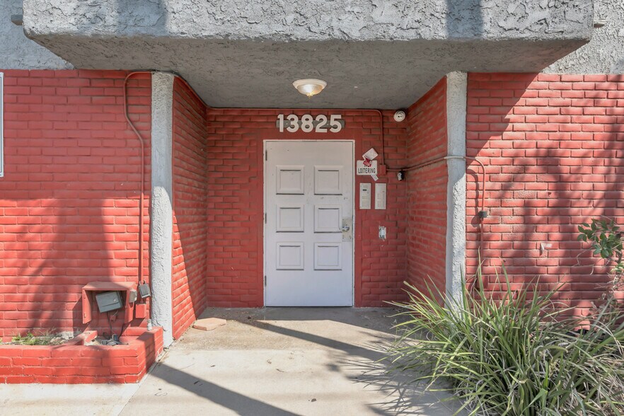 More Photos Of 13825 Vanowen St, Van Nuys Apartments For Sale