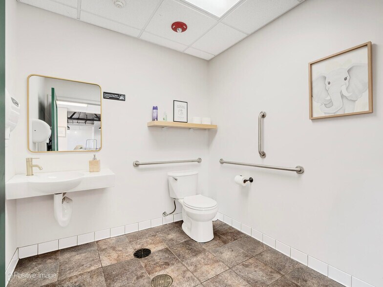 More Photos Of 501-503 Duane St, Glen Ellyn Apartments For Lease