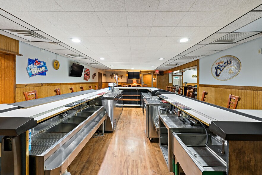 More Photos Of 180 Butler Rd, Saxonburg Restaurant For Sale