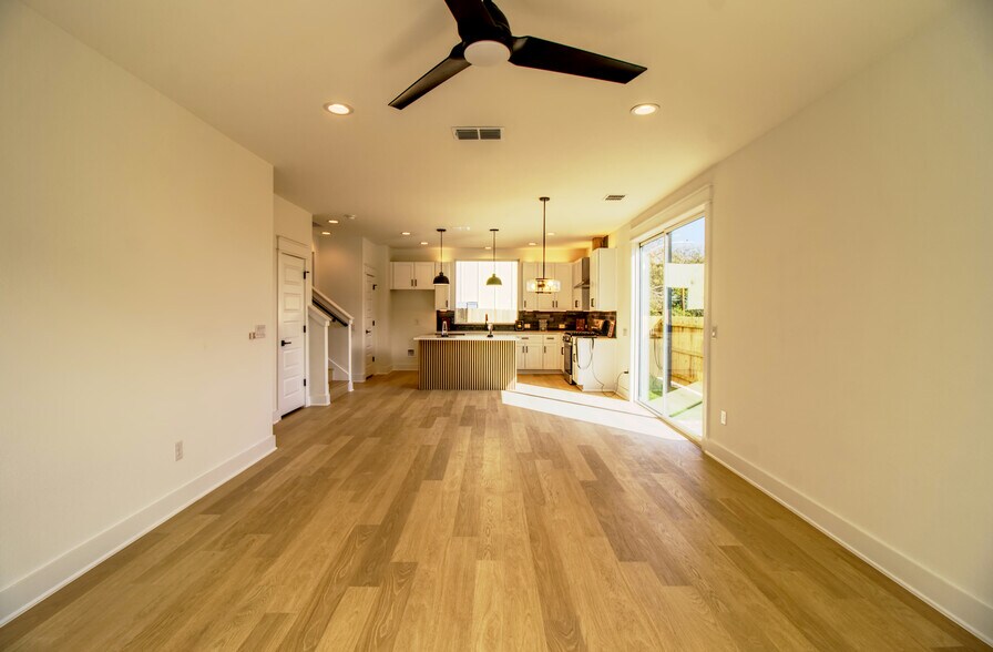 More Photos Of 2608 Bristol Dr, Austin Multifamily For Sale