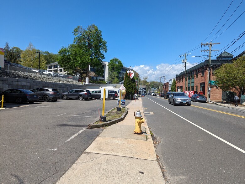 More Photos Of 30 Riverside Ave, Westport Storefront For Sale