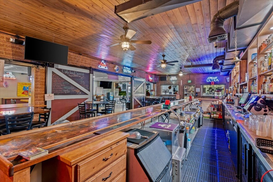 More Photos Of 315 5th St, Marysville Loft Creative Space For Sale