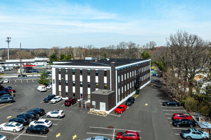 More Photos Of 1600 Vauxhall Rd, Union Township Office For Lease