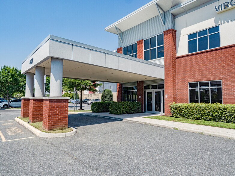 More Photos Of 5630 Lowery Rd, Norfolk Office For Sale