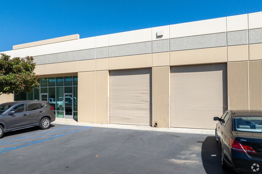 More Photos Of 6067 Olivas Park Dr, Ventura Manufacturing For Lease