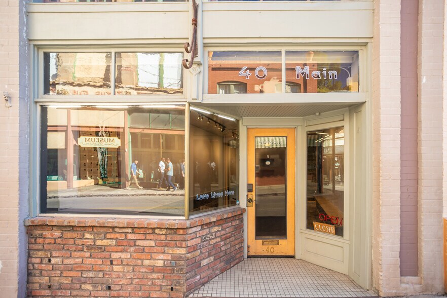 More Photos Of 40 Main St, Bisbee General Retail For Sale