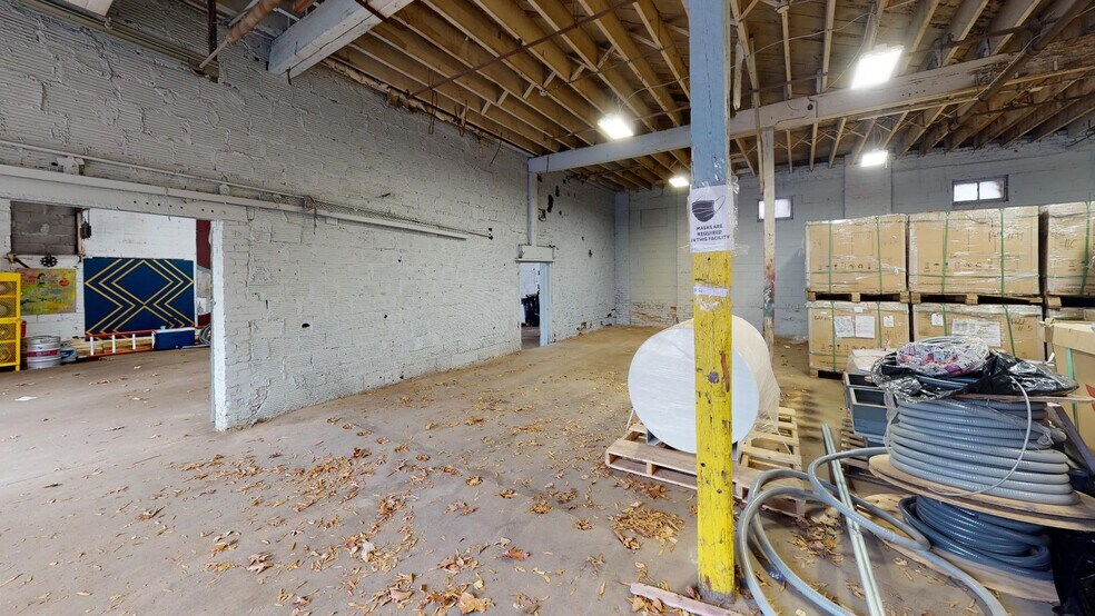 More Photos Of 3501 37th St, Mount Rainier Contractor Storage Yard For Lease