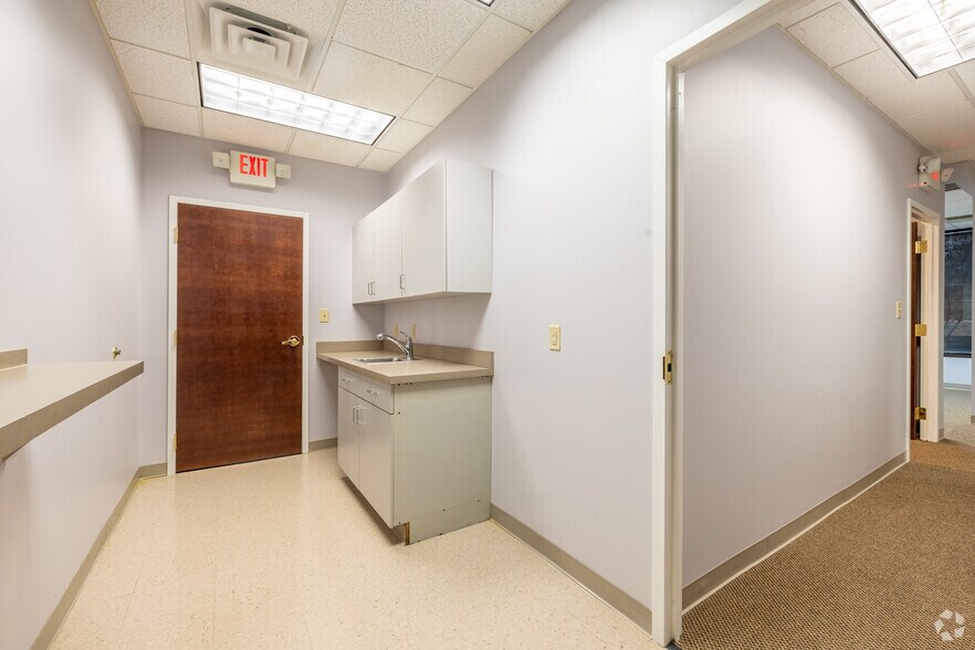 More Photos Of 603 Pilot House Dr, Newport News Office For Sale