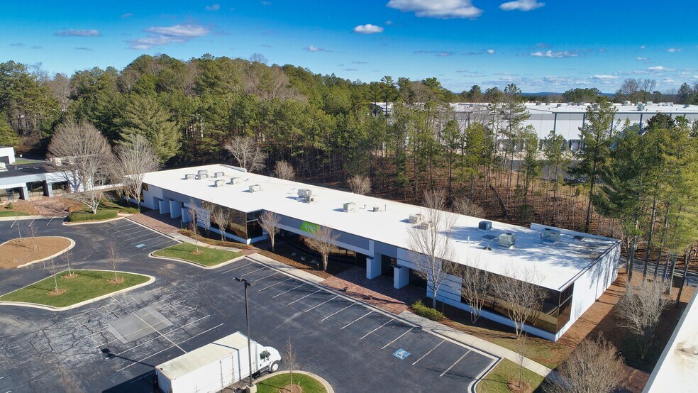 More Photos Of 4940 Peachtree Industrial Blvd, Norcross Unknown For Lease
