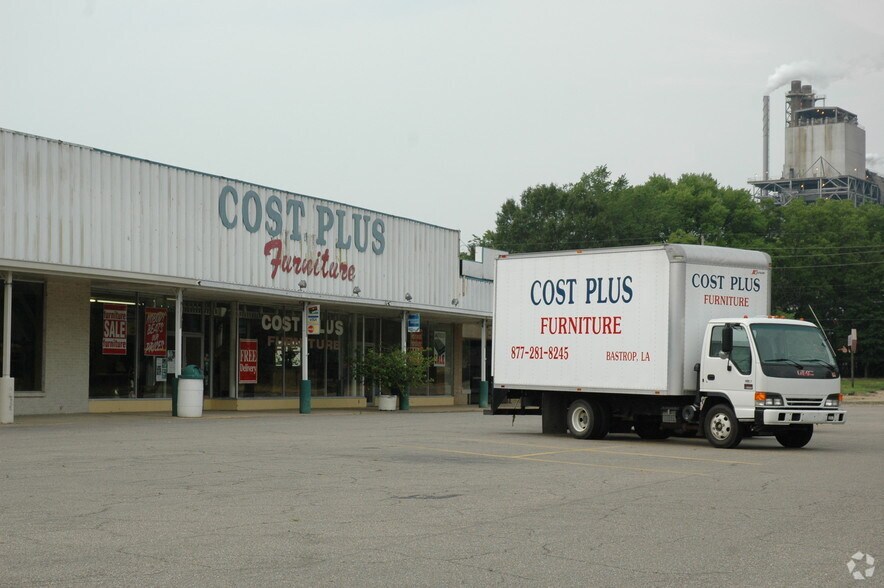 More Photos Of 653 E Madison Ave, Bastrop General Retail For Lease