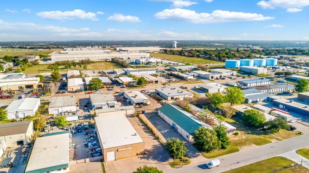 More Photos Of 4201 Clay Ave, Haltom City Warehouse For Lease
