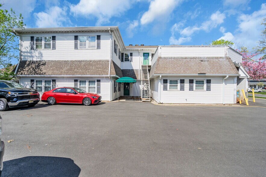 More Photos Of 800 The Plaza, Sea Girt Office For Sale