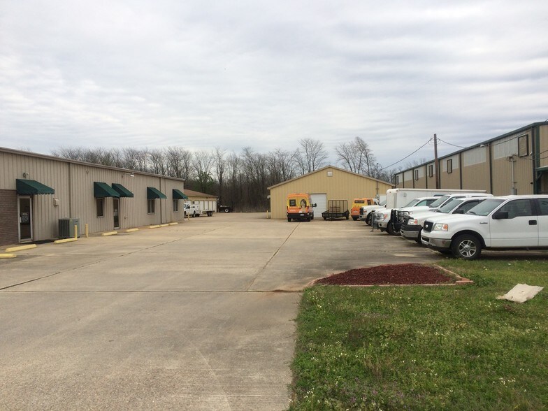 More Photos Of 1408 Alpine Blvd, Bossier City Showroom For Lease