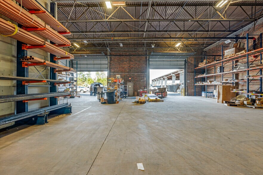 More Photos Of 889 Mabry St, Tallahassee Warehouse For Sale