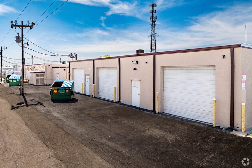 More Photos Of 1013-1017 SE 12th Ave, Cape Coral Industrial For Lease