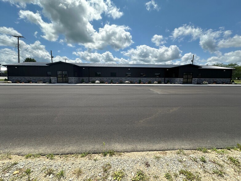 More Photos Of 14501 W Commerce Rd, Daleville Freestanding For Lease
