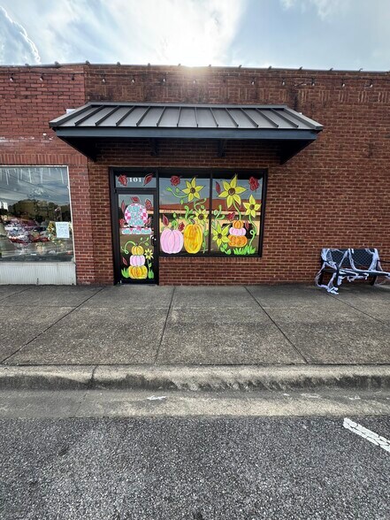 More Photos Of 101-103 4th St N, Oneonta Office For Lease