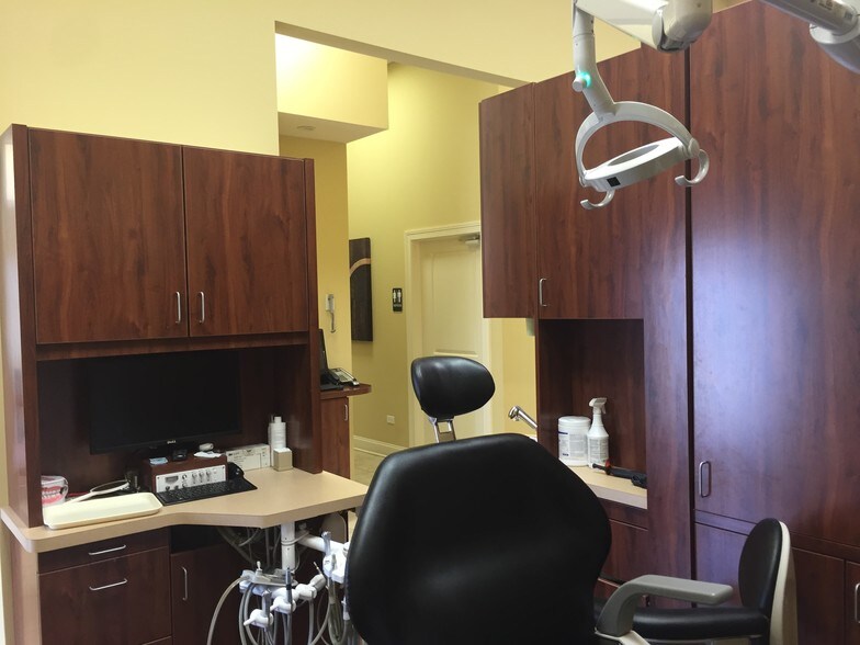 More Photos Of 1601-1747 S Cicero Ave, Cicero General Retail For Lease