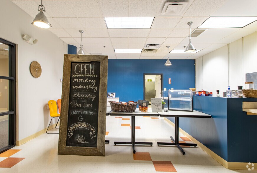 More Photos Of 10 Ferry St, Concord Flex For Lease