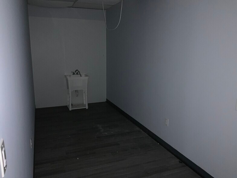 More Photos Of 19010-19074 Gulf Fwy, Friendswood Unknown For Lease