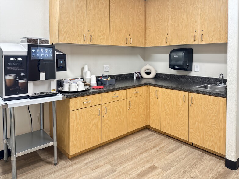 More Photos Of 1351 N Alma School Rd, Chandler Coworking Space