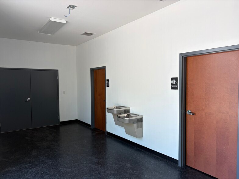 More Photos Of 2830 Industrial Plaza Dr, Tallahassee Industrial For Sale