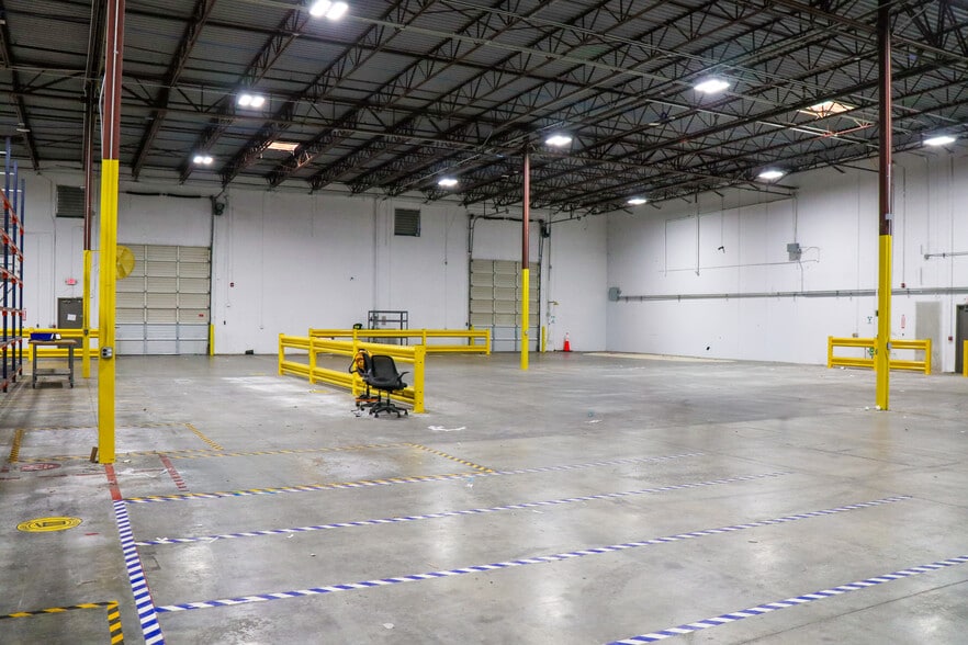 More Photos Of 2000 Northfield Ct, Roswell Distribution For Lease