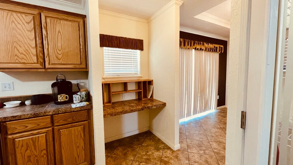 More Photos Of 1613 W San Antonio St, Marfa Specialty For Sale