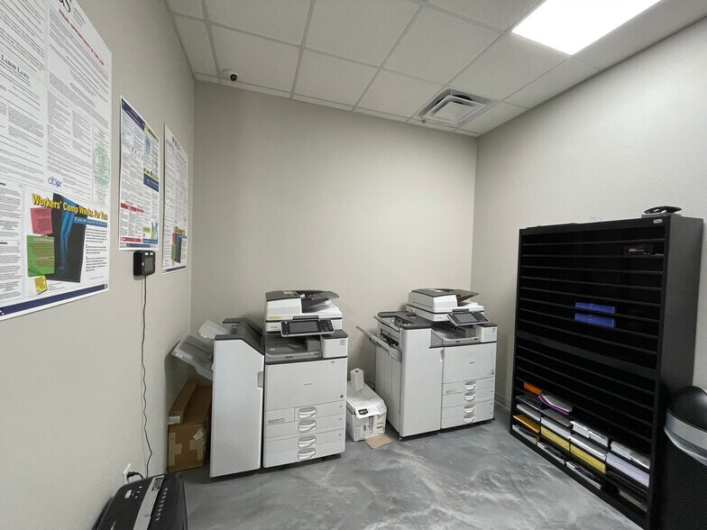 More Photos Of 4680 Lake Industrial Blvd, Tavares Warehouse For Sale