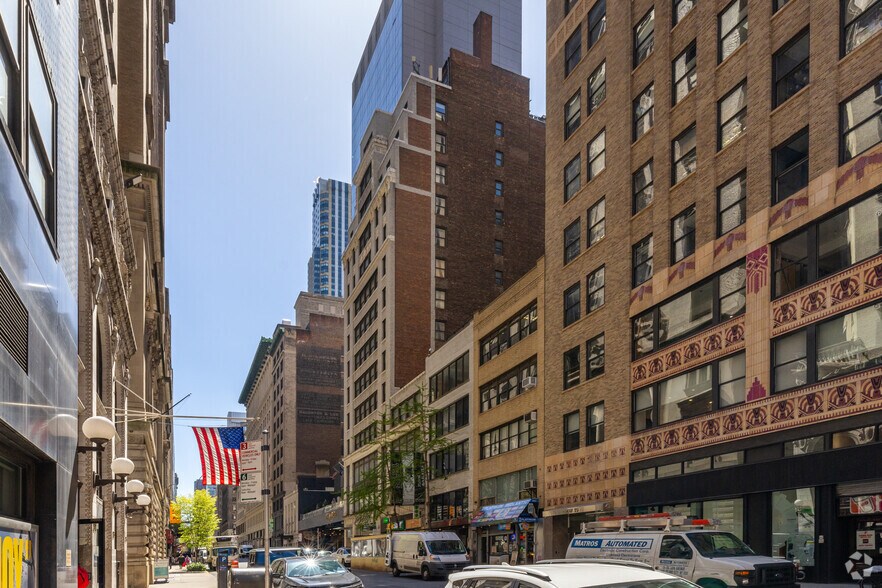 More Photos Of 32 W 39th St, New York Loft Creative Space For Sale