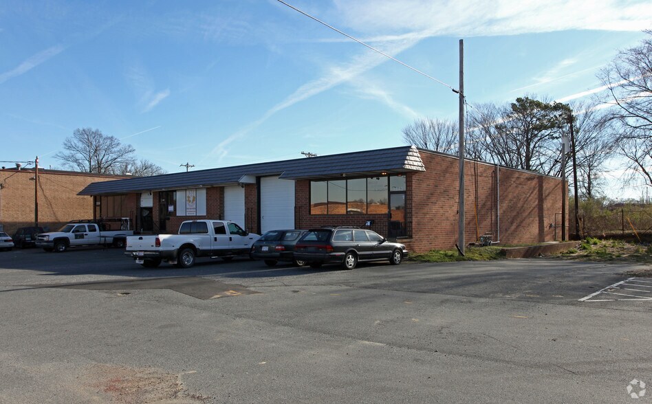 More Photos Of 3539-3543 Dewitt Ln, Charlotte General Retail For Lease