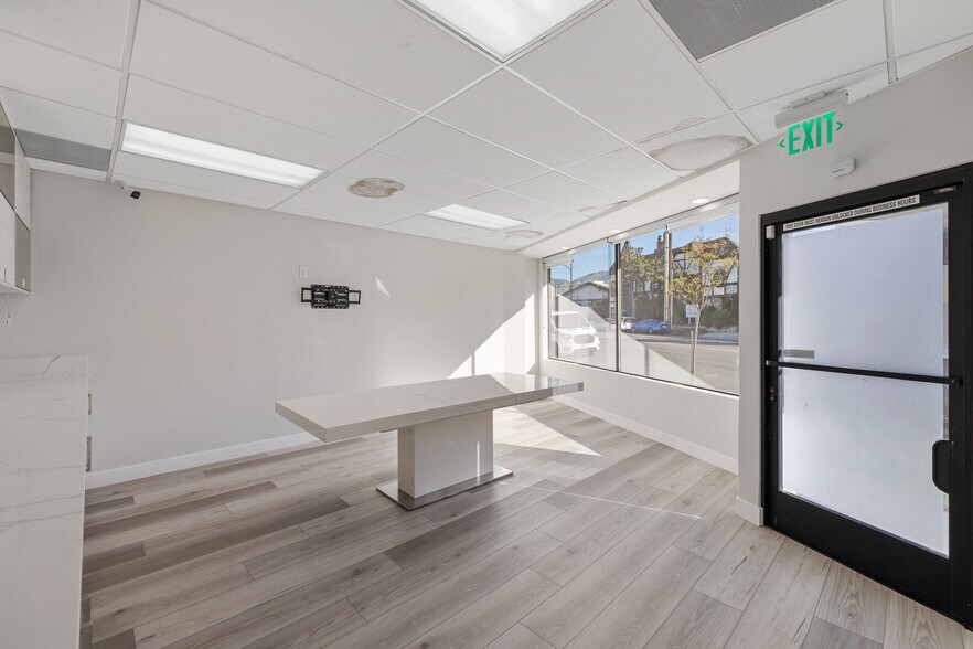 More Photos Of 121-123 S Victory Blvd, Burbank Storefront Retail Office For Sale