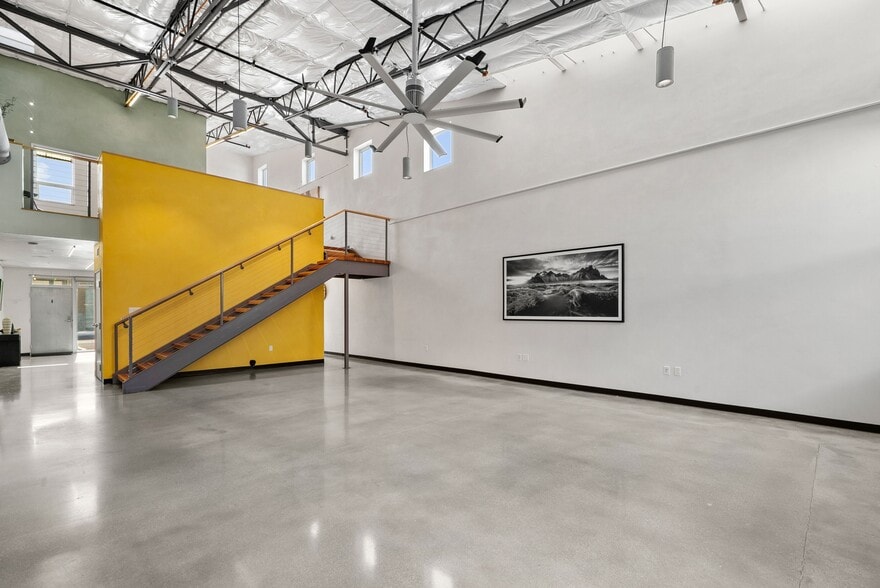 More Photos Of 108 High Rd, Santa Cruz Flex For Sale