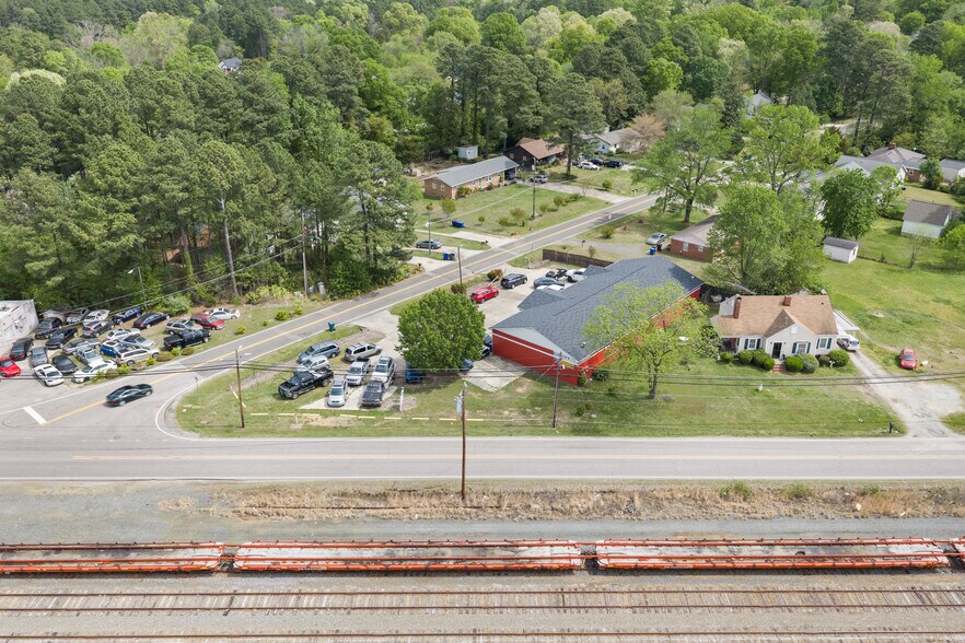 More Photos Of 921 Midway Ave, Durham Auto Repair For Sale
