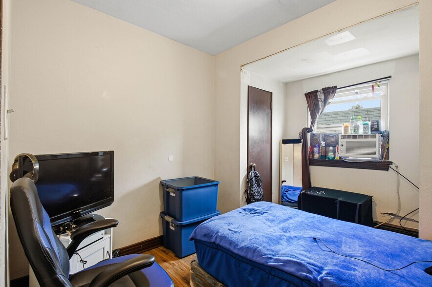 More Photos Of 73 Welles St S, Wilkes-Barre Apartments For Sale
