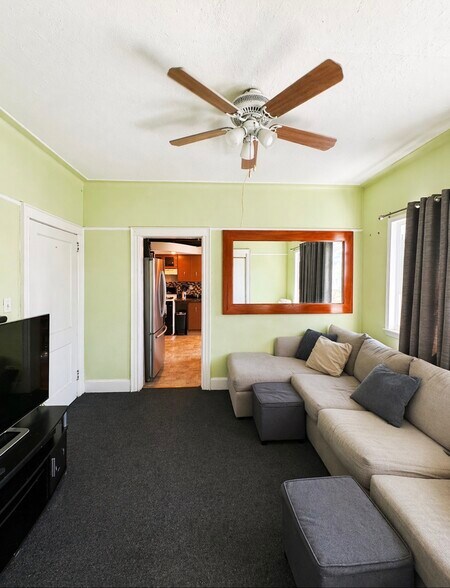 More Photos Of 7215 73rd St, Glendale Land For Sale