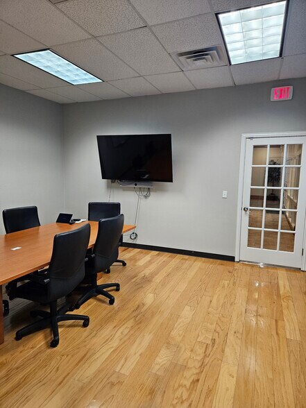 More Photos Of 2304 W Interstate 20, Arlington Office For Lease