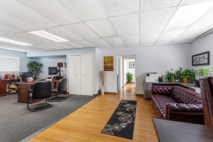 More Photos Of , Broomall Flex For Sale