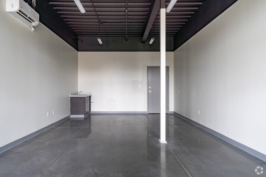 More Photos Of 6615 Stewart Rd, Galveston Self Storage For Lease