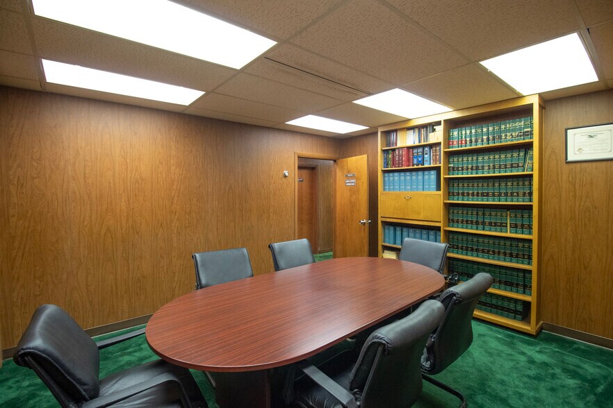 More Photos Of 600 S Closner Blvd, Edinburg Office For Sale