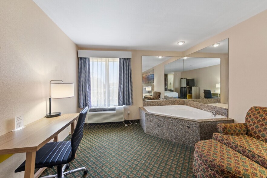 More Photos Of 1251 E Laurel Ave, Eunice Hotel For Sale