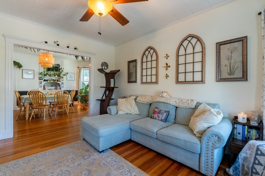More Photos Of 40 Tanager St, Arlington Apartments For Sale