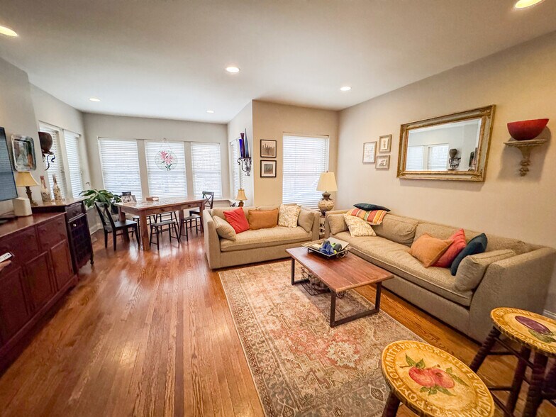 More Photos Of 4733 N Washtenaw Ave, Chicago Multifamily For Sale